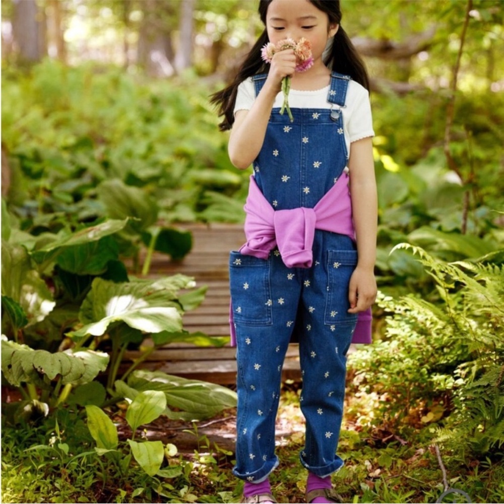 NWOT Hanna Andersson Blue Denim Overalls with White Daisies Size 10 140